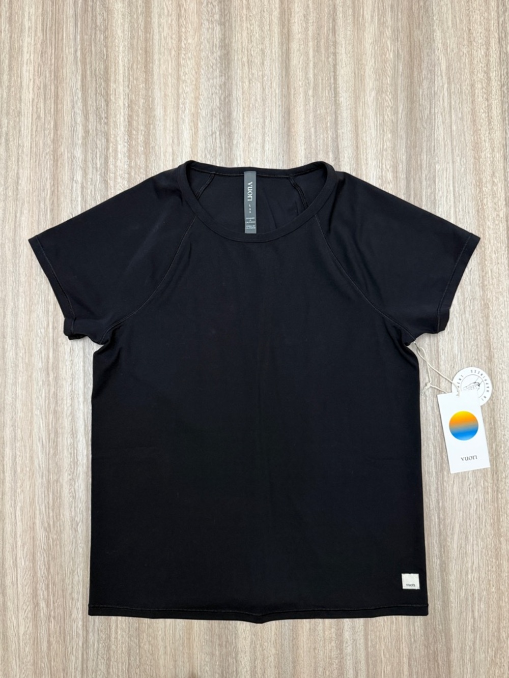 NWT Vuori All The Feels Short Sleeve Essential Tee Size Large Women’s in Black